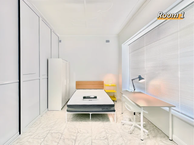 10B Borrodale Road - Sydney student accommodation - 5 bed 2 bath
