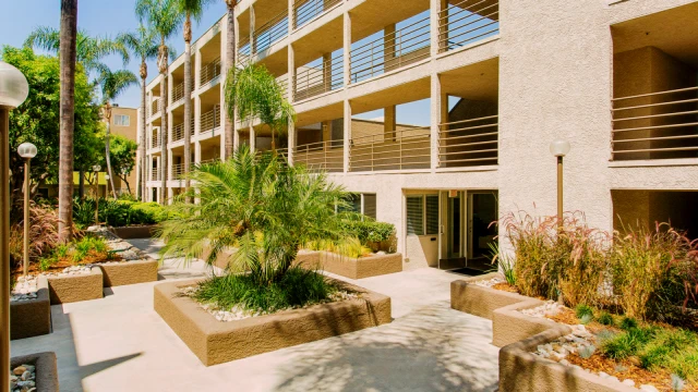 Hampshire Place Apartments 4