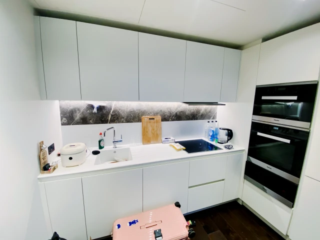 LH-8 Casson Square 1