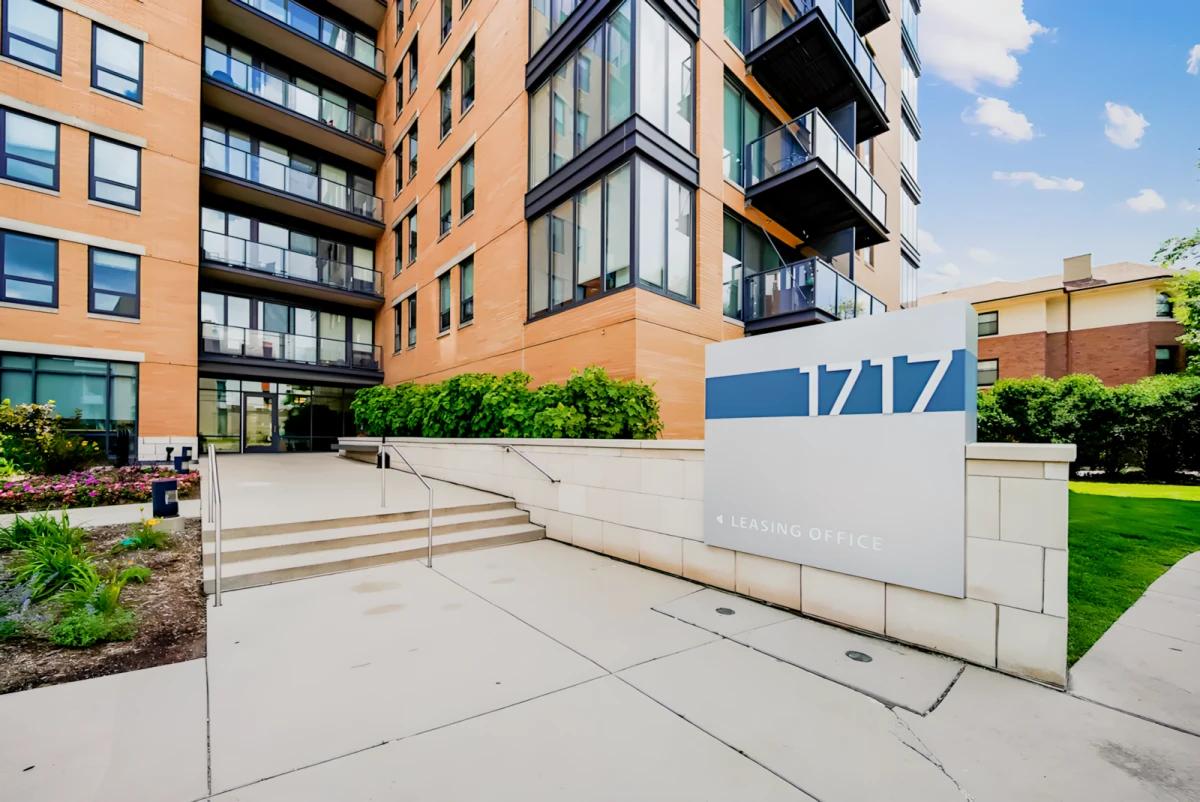 1717 Apartments 0