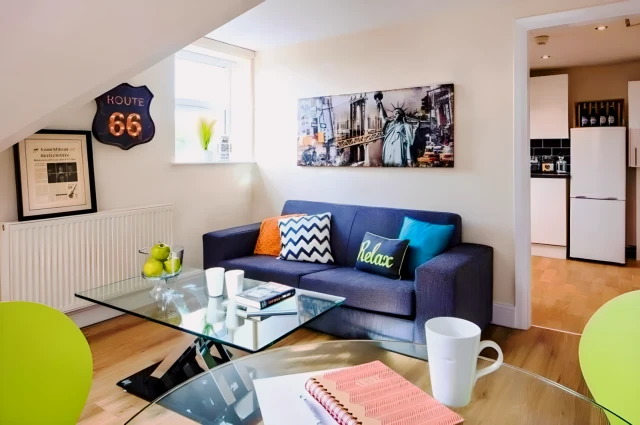 Hyde Park Road 27974# 1