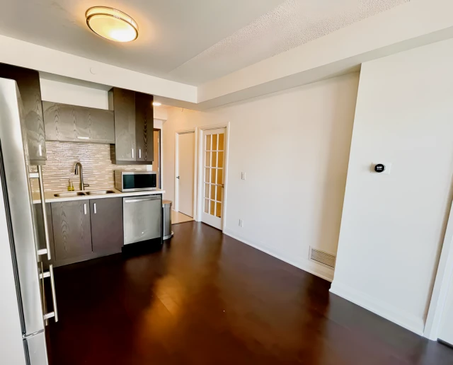 325 - 28 Uptown Drive 1