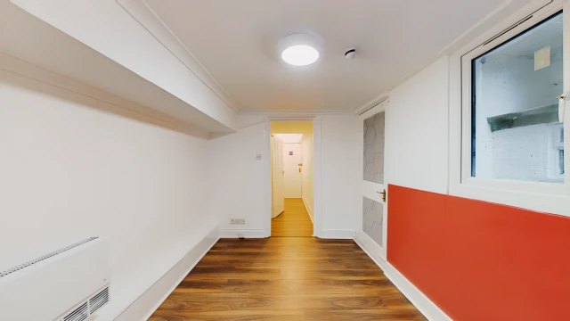 West Cromwell Road 28867# 2