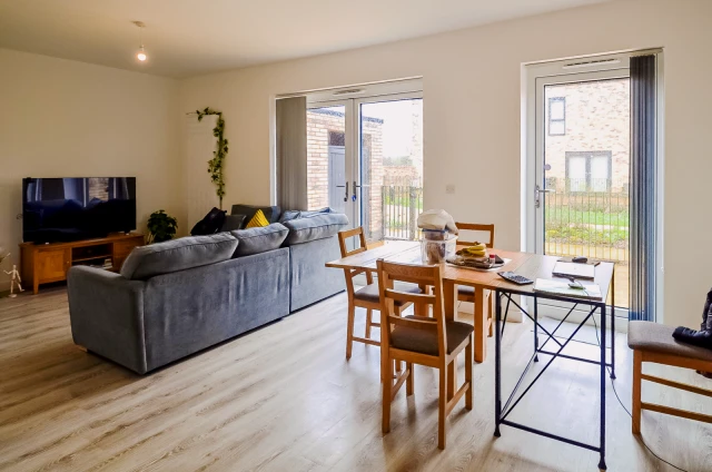 Entire Place·3B2.5B···12 Bird Close 1