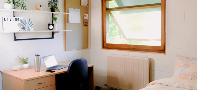 La Trobe University - Units 2