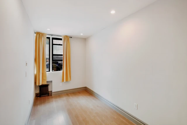 #572: East Village 1