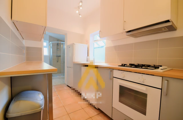 Entire Place·4B2B···52 Westminster Road, Selly Oak 4