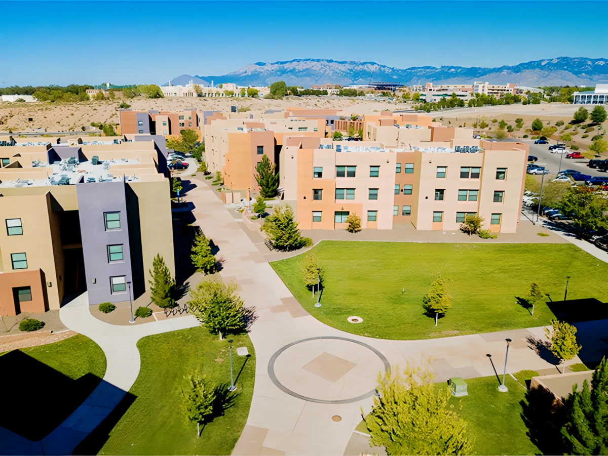 Lobo Village - chỗ ở sinh viên tại Albuquerque