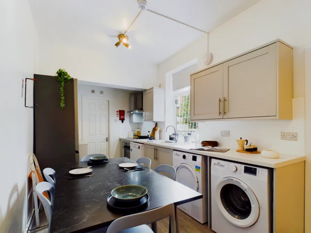 46 Bankfield Avenue 1