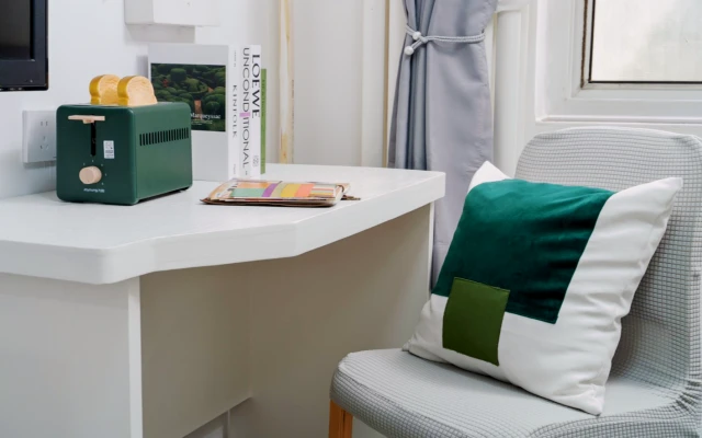 Tiantan Jingtai Subway Station Store -- LiYeah 3