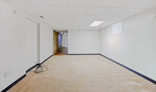 28-32 Hollister Street 2