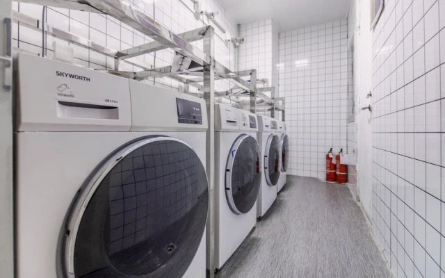 Longchang Road Metro Station Store - Qingguo Apartment 1