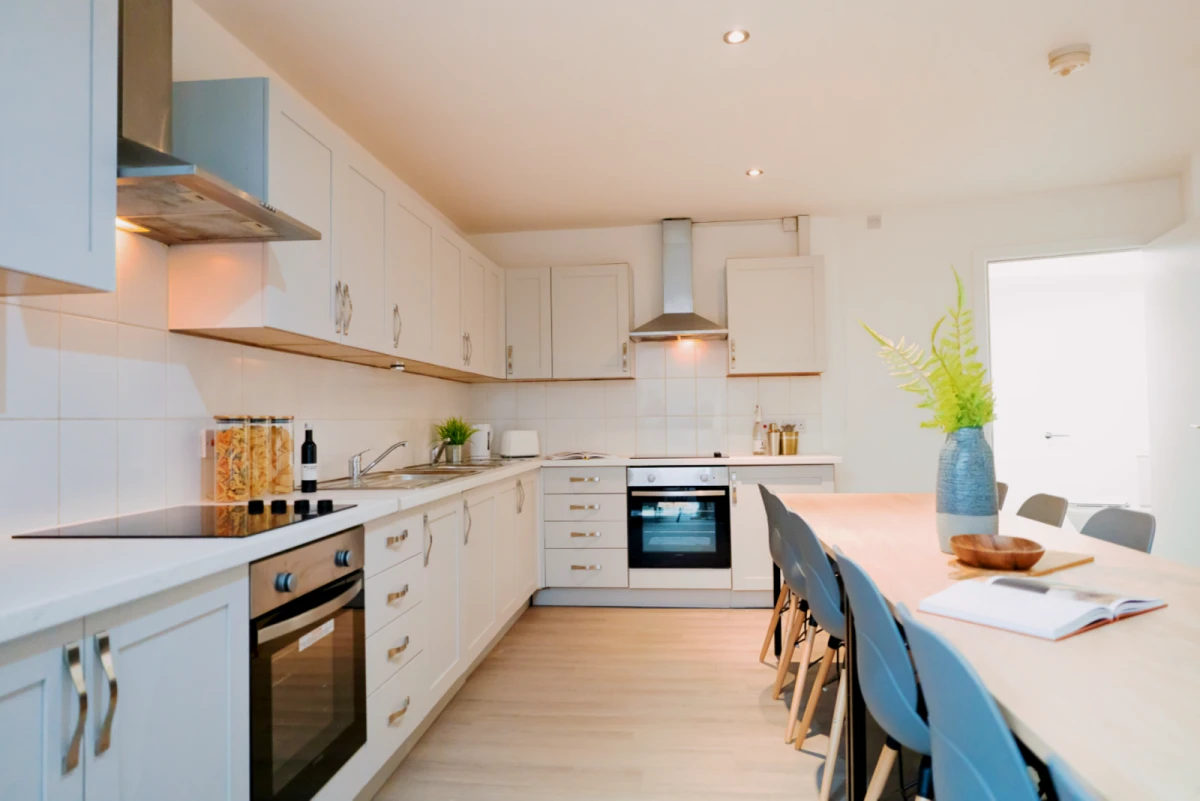 Flat 1, 386 Moss Lane East - 맨체스터 학생 숙소 - 5 Bedroom House