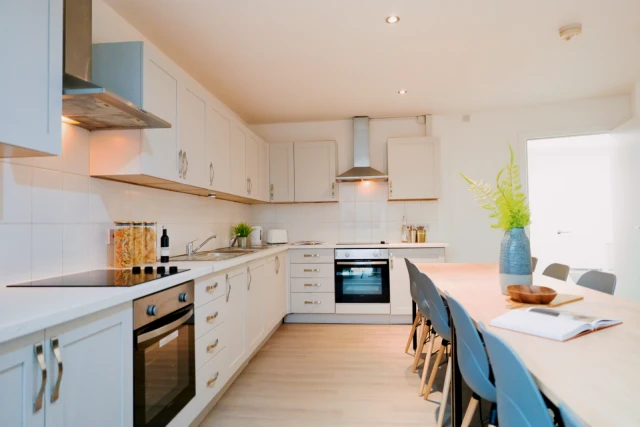 Flat 1, 386 Moss Lane East 2