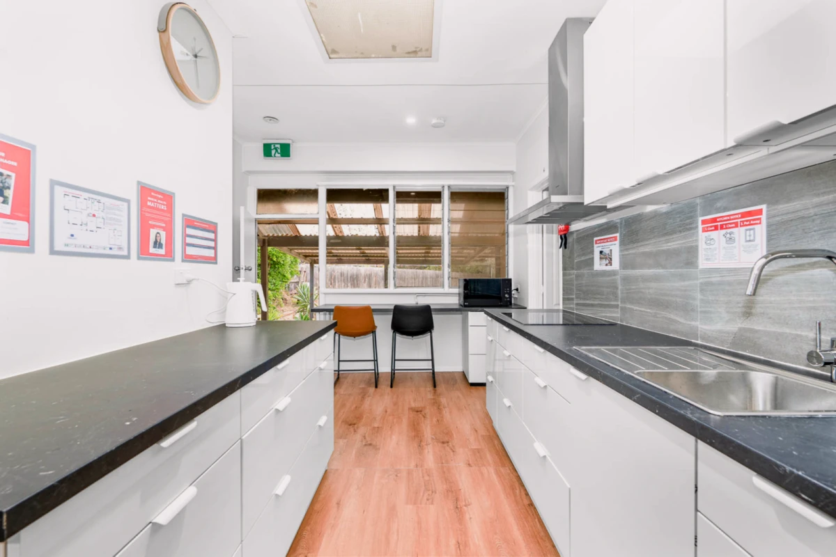 622 Warrigal Road - Melbourne student accommodation - Single Room
