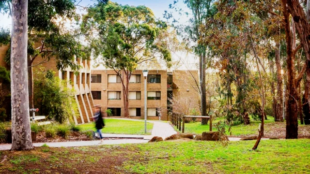 La Trobe University - Chisholm College 3
