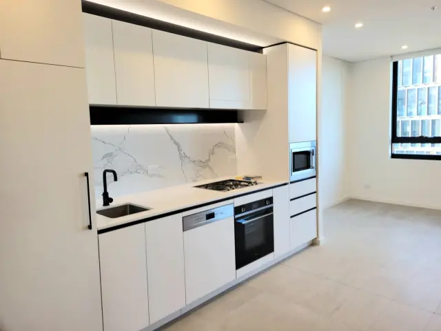 708/2C Wharf Road,Melrose Park,New South Wales 2114 1