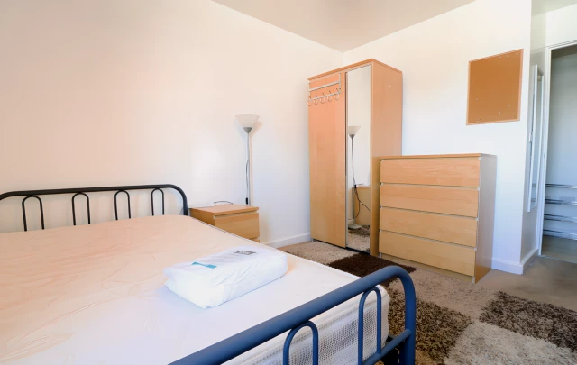 Entire Place·2B2B···35 Abbey Court 2