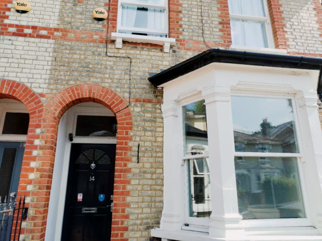 Kingston, 14 Richmond Park Road 1