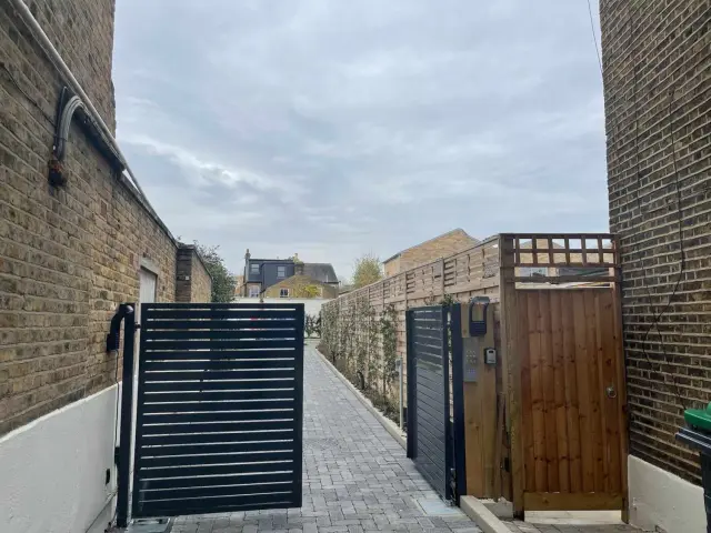 Provender Mews 4 1
