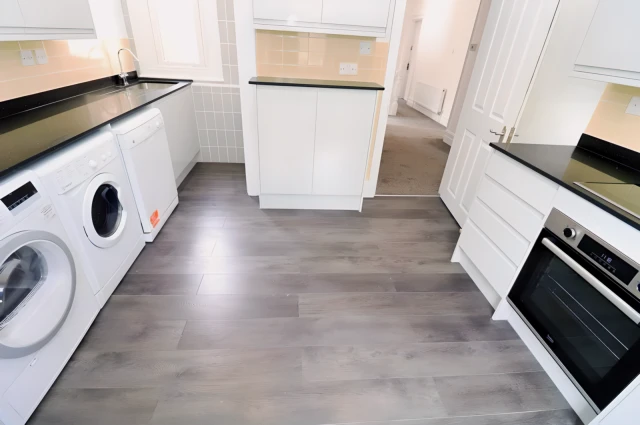 apartment in Ealing 2