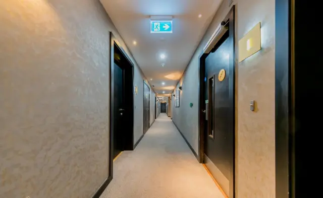 Apartment 2 Rosamond House, 4 Elizabeth Court, London, SW1P 2FD 1