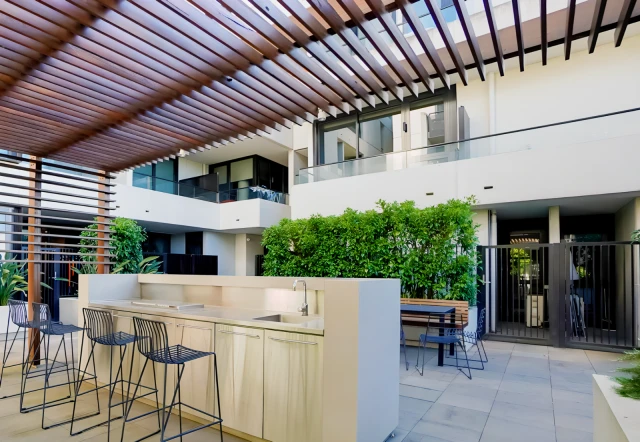 111/ 712 Station Street 4