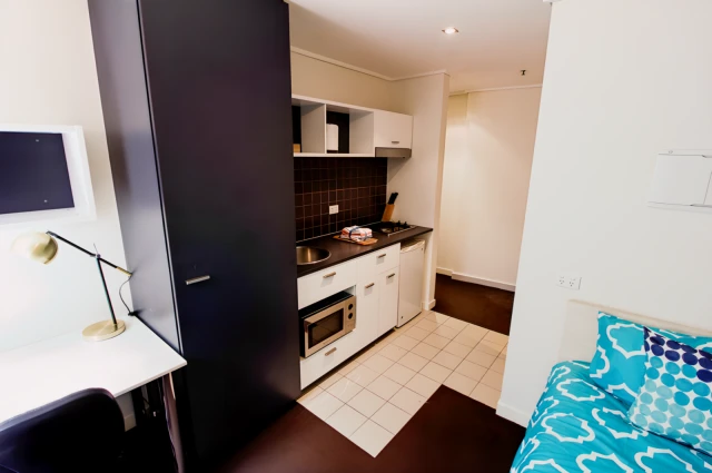 127 Leicester Street 3