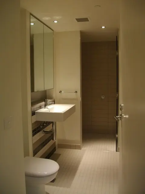 8 Waterside Place, Docklands 4