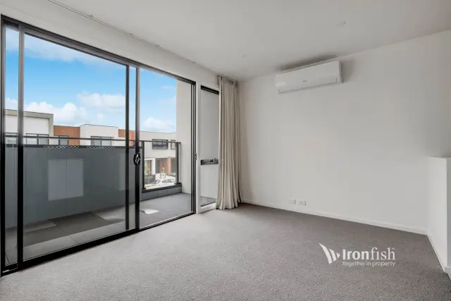 63 Royal Road, Braybrook 4