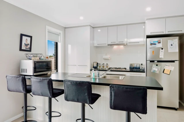 4/13 Tinworth Avenue, Mount Clear 1