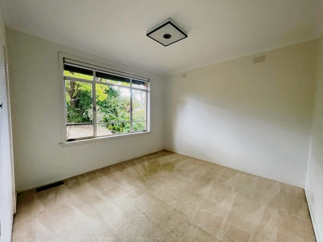 89 Hill Road, Balwyn North 3
