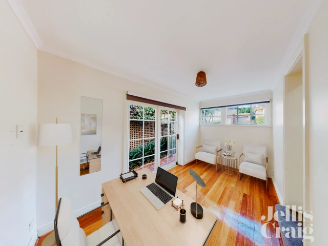 24 Corsewall Close, Hawthorn 2