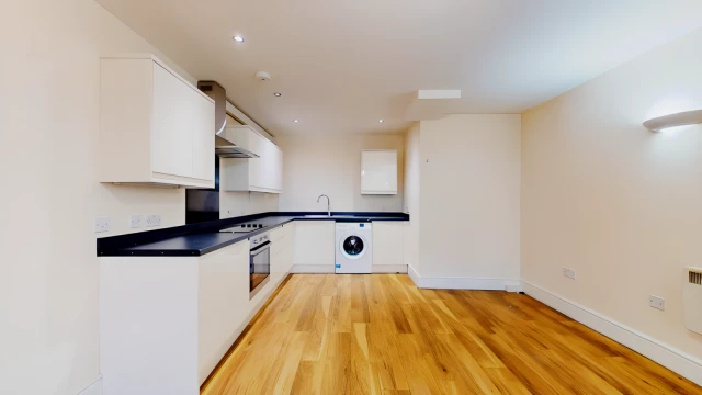 Chingford Mount Road 13458# 1