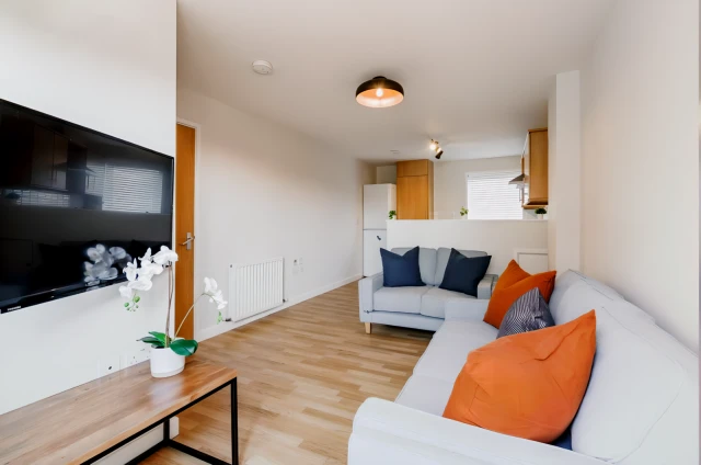 Flat 7 The Square, 1 Falconar Street 4
