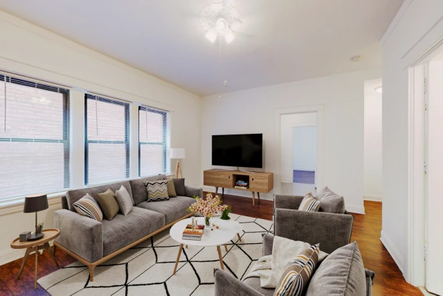 5528-5532 South Everett Avenue 4