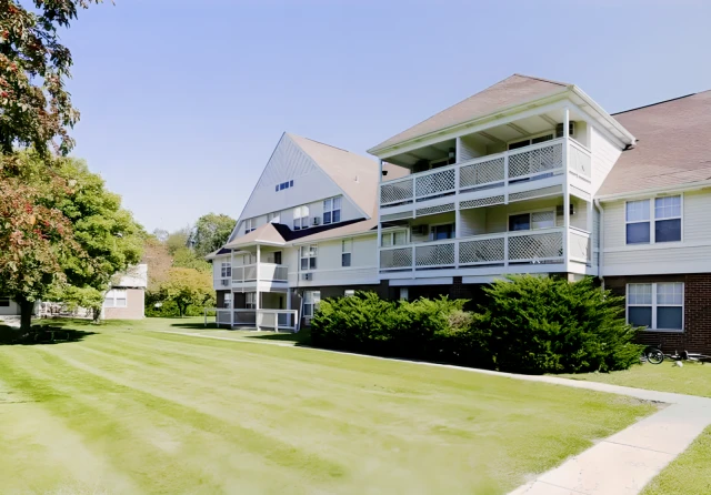 Town & Country Apartments 4
