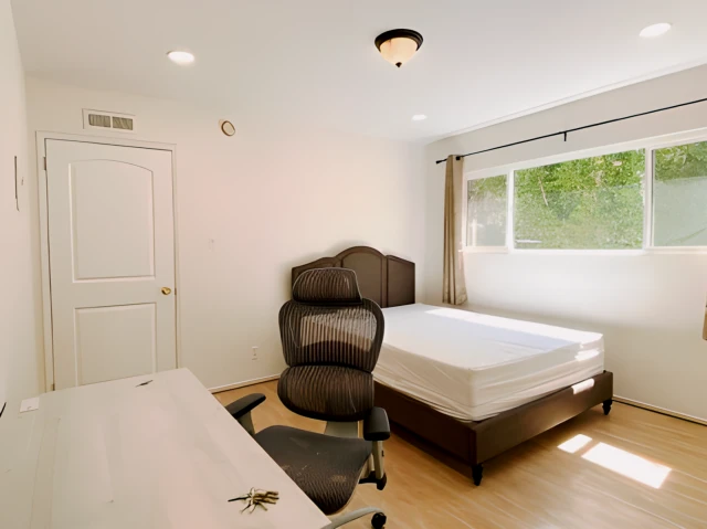 1913 Overland Ave #5 4