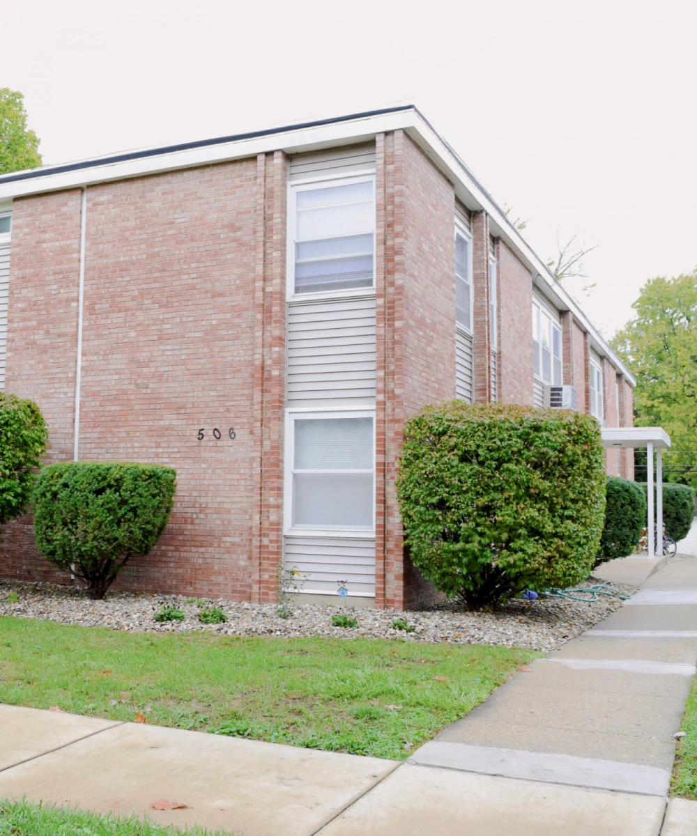 506 W. Healey St Champaign IL 0