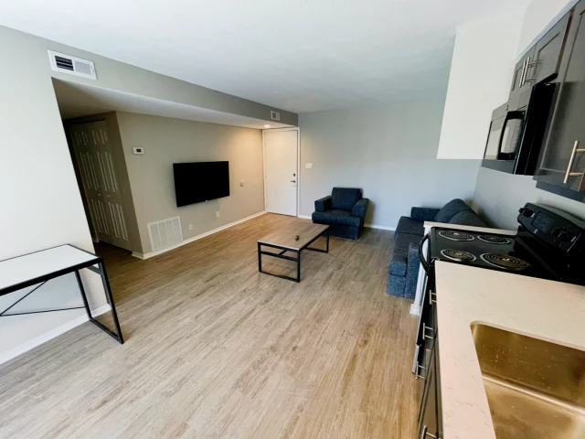 812 W Nevada Street, Urbana, IL 61801 4