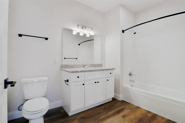 305 W Clark St 4