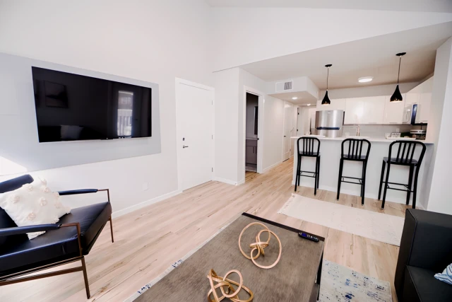 308 E. White, Champaign 2