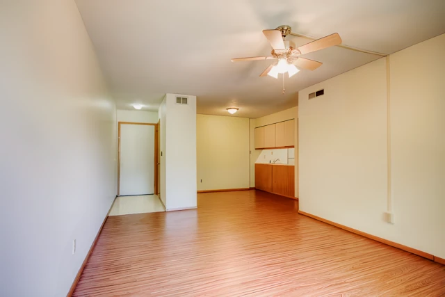 512 W. Green, Champaign 3