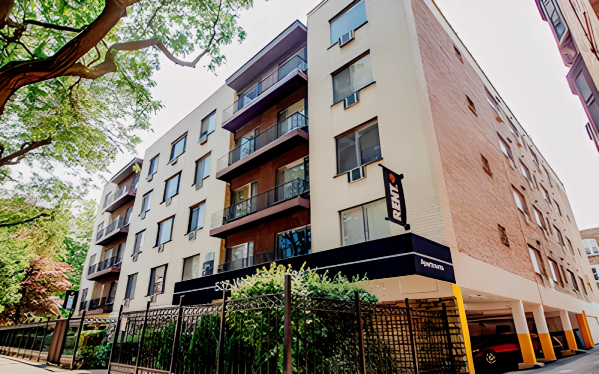 537 W. Melrose 0