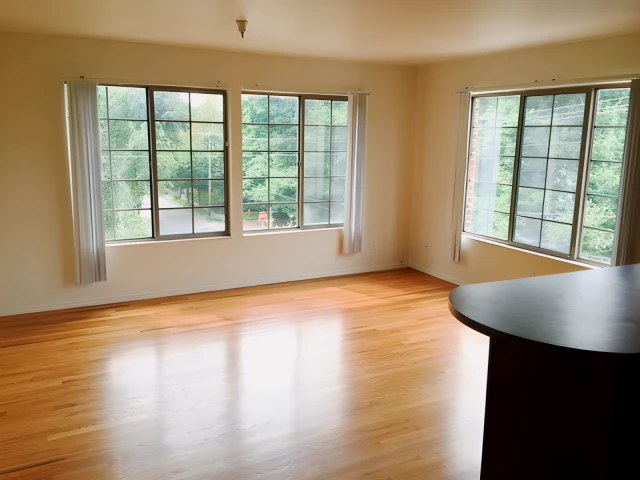 New Yorker, 302 S. Cedar, Urbana, IL 61801 4