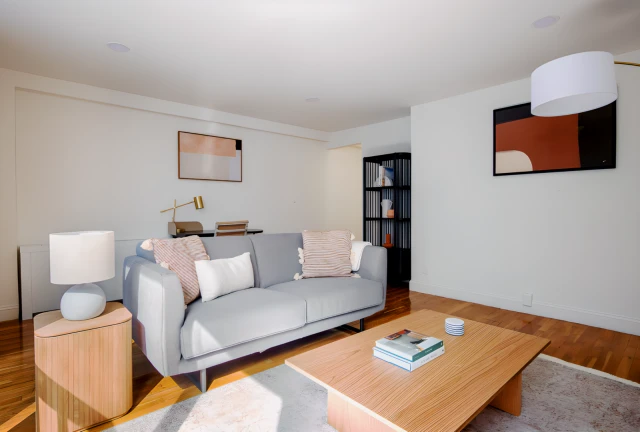 123 E 54th St 4