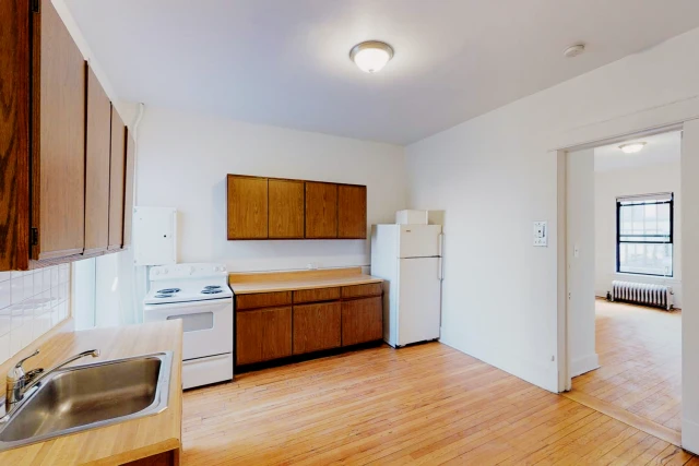 5300-5308 S. Hyde Park Boulevard 4