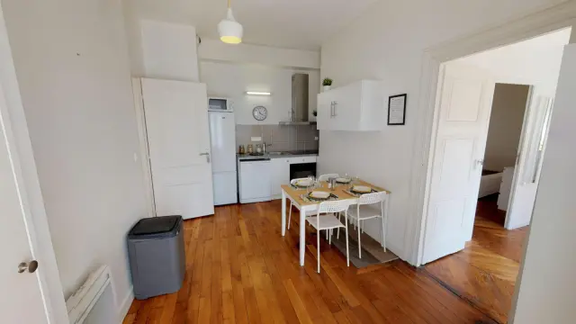 apartment near rue Émile Zola 2