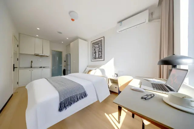 Yishan Road Ziroom Apartment 0