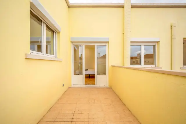 Rua Jose Duro 26, 3ºD - 1700-272 Lisbon, PortugalPT-17-150-001 4